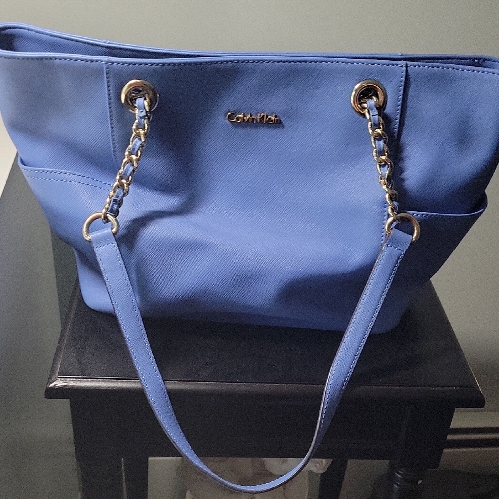 Coach Blue Tote with Spacious Design and Minimalist Style